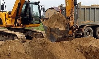 Выкопать яму экскаватором в Богородицке от 951 руб. - 2Землекопа-Бгд