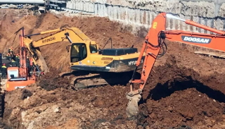 Разработка котлована экскаватором под фундамент в Богородицке — цена от 2641 руб. | 2Землекопа-Бгд