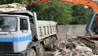 Вывоз строительного мусора с участка в Богородицке недорого от 1585 руб. | 2Землекопа-Бгд